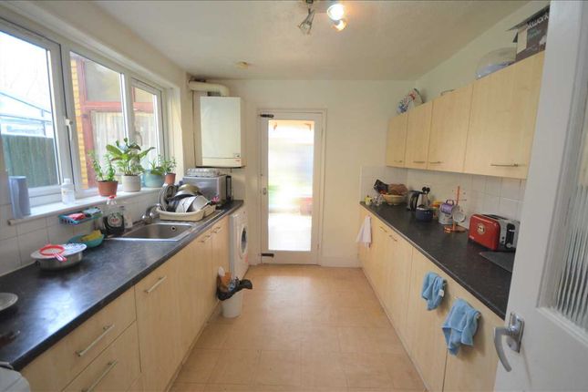 Terraced house to rent in Lincoln Road, London