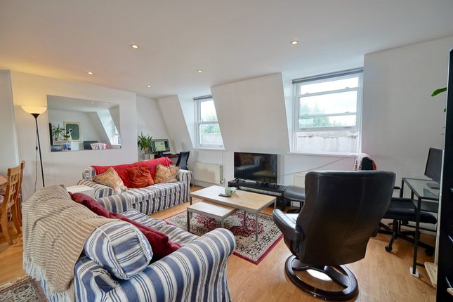 Flat C, Englands Lane, NW3 4TG, London photo 3