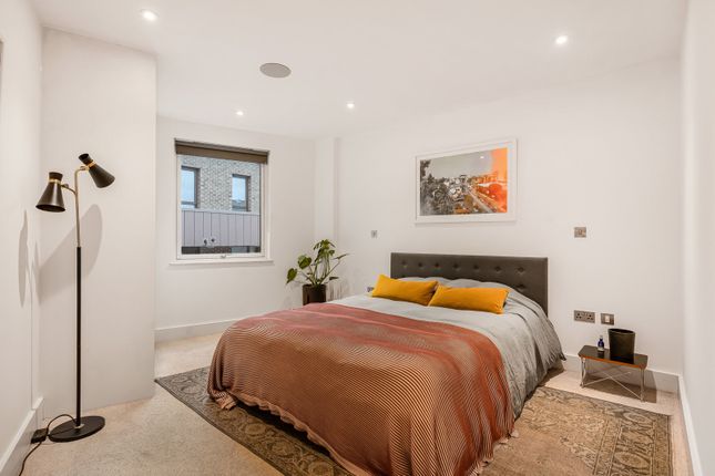 Flat 205, 59, Wadeson Street, London photo 4