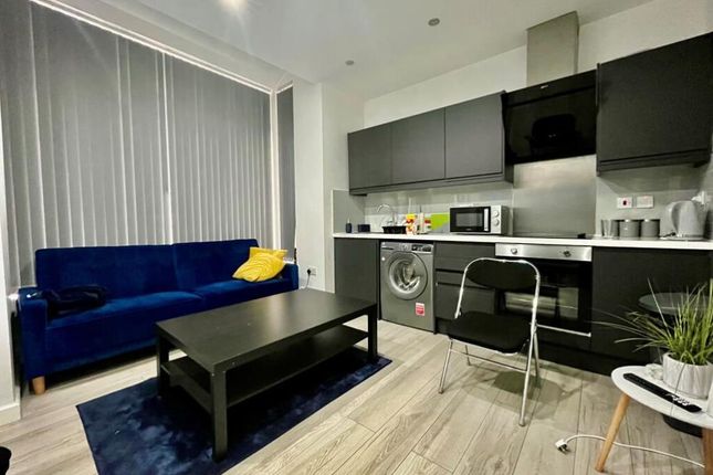 flat 2, 12, Noster Hill, LEEDS photo 3