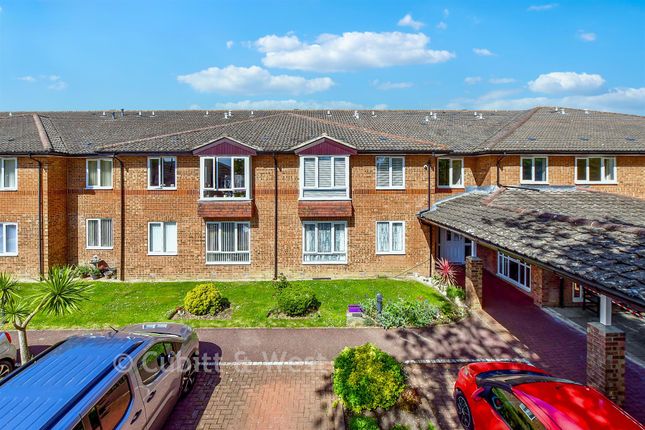 Dene Court, Holman Close, Waterlooville photo 2