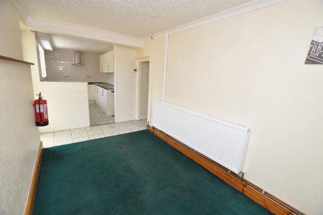 Oakdene, Carmarthen photo 4