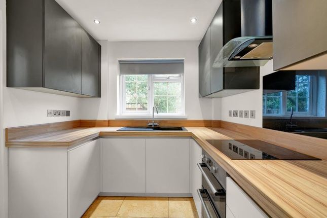 10, Castleview Road, Surrey photo 4