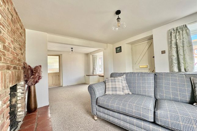 318, Bournemouth Road, Blandford Forum photo 4