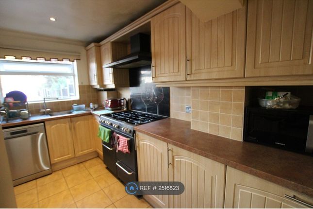 Brentwood Road, Romford photo 5