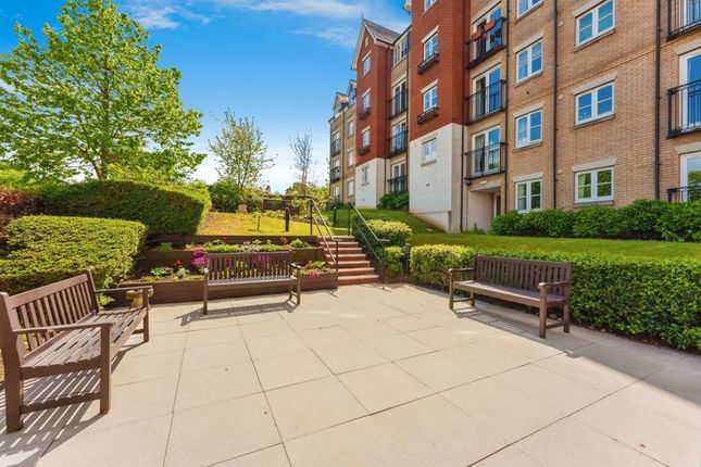 Thumbnail Flat for sale in Salter Court, Colchester