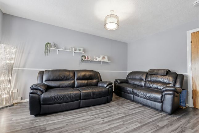 Flat 6, 4, Clydeview Court, Bowling photo 4