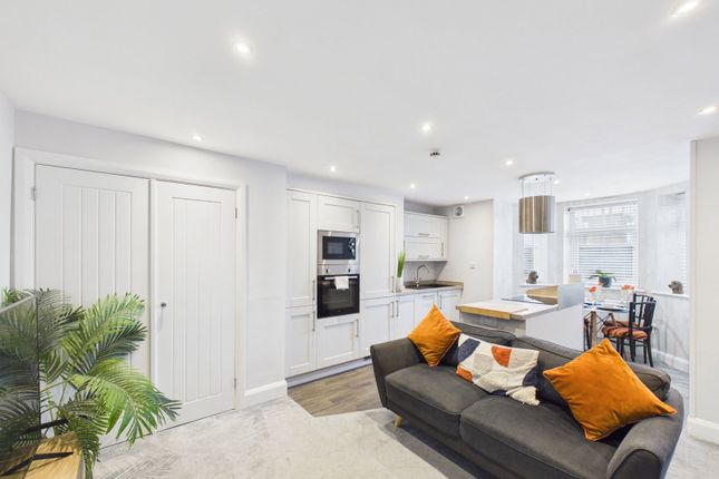 2a, Crescent Terrace, Whitby photo 2