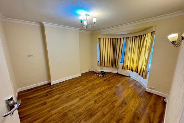Semi-detached house to rent in Drayton Gardens, West Drayton