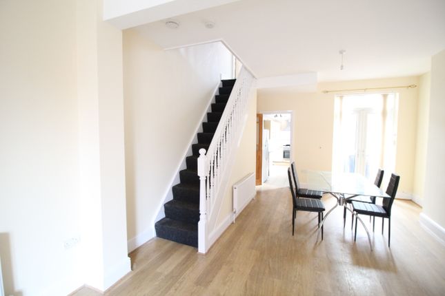 Living/Dining Area