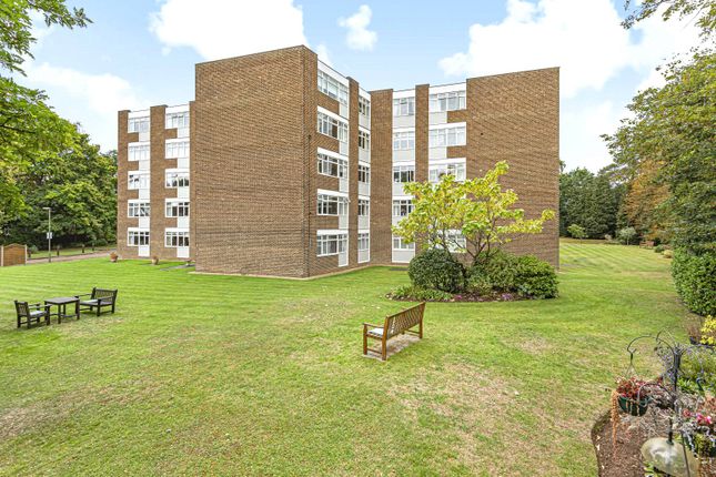 Thumbnail Flat for sale in Chilton Court, Station Avenue, Walton-On-Thames