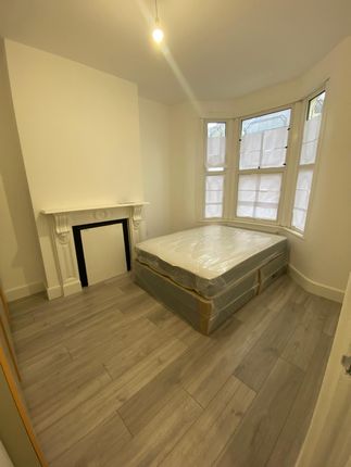 30 Edinburgh Road, Edinburgh Road, London photo 4