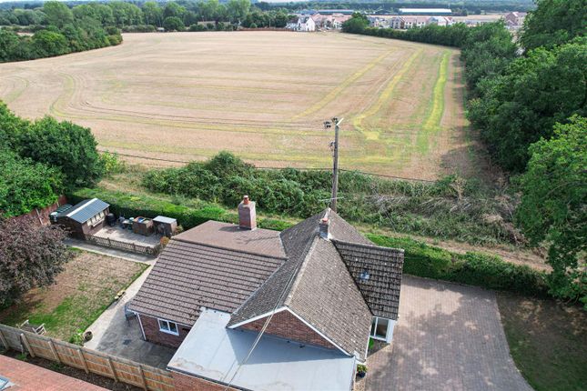 18, Church Lane, Kennett photo 4