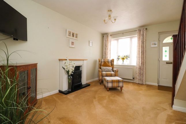 2 Warwick Close, Eastleigh photo 4