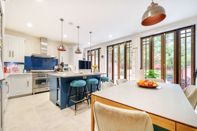 7 Orleston Mews, London photo 4