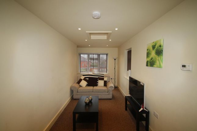 Flat B, 21, Chelwood Drive, West Yorkshire photo 4