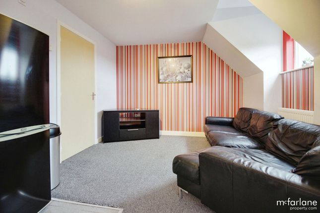 69 Phoebe Way, Swindon photo 4