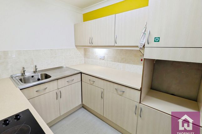 4, Princes Court, Monton photo 4