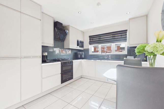 33 Glen Shee Gardens, Carluke photo 3