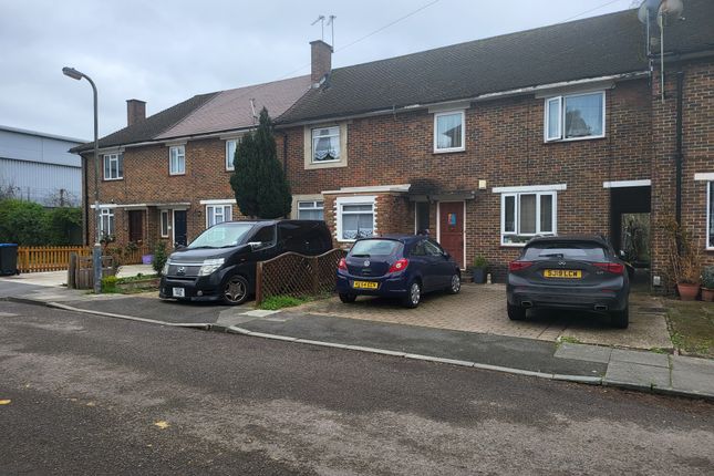 Thumbnail Terraced house for sale in Hengelo Gardens, Mitcham