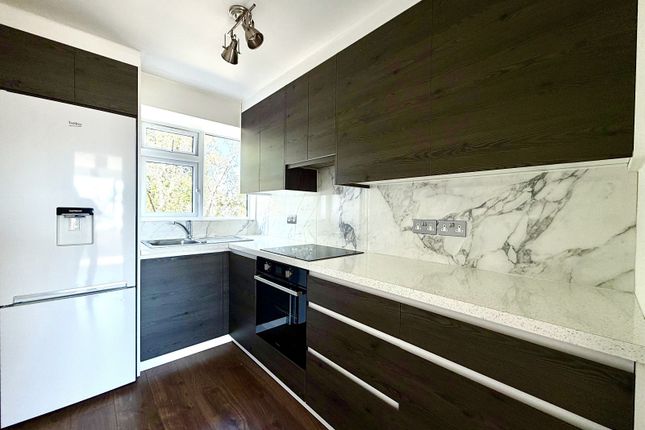 4 Chandler Court, 50, Tolworth Rise South, Surbiton photo 3