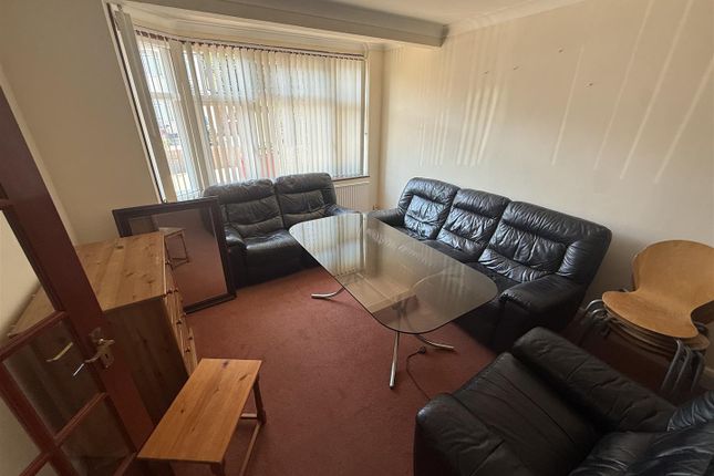 7, Glentworth Place, Slough photo 5