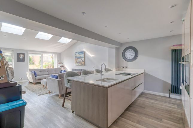 19, South View, High Wycombe photo 2