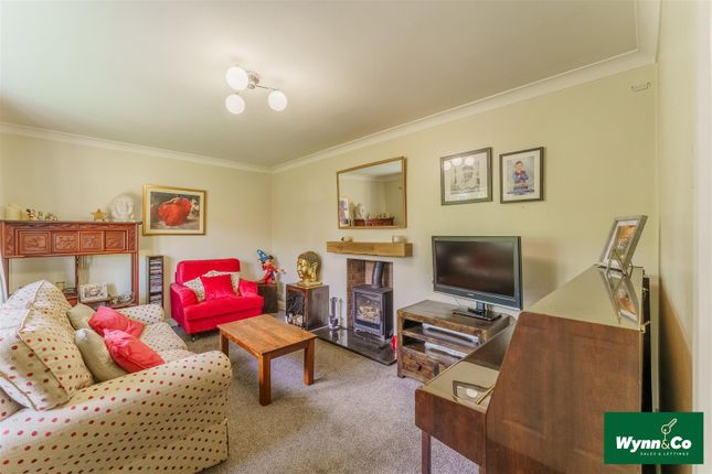 15, Lakeside Estate, Wakefield photo 3