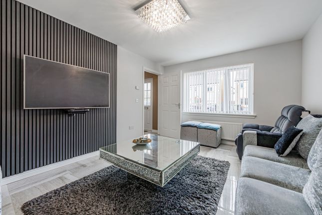 43 Glenmill Avenue, Glasgow photo 4