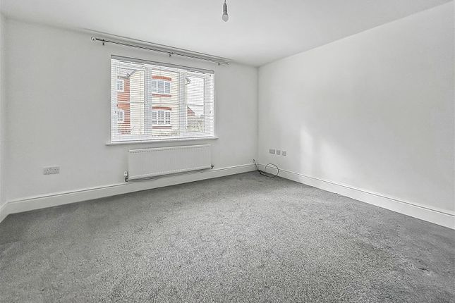 7, Hop Bine Drive, Waterbeach photo 2