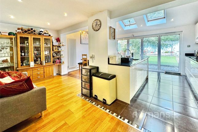 7, Peggotty Place, Sandhurst photo 2