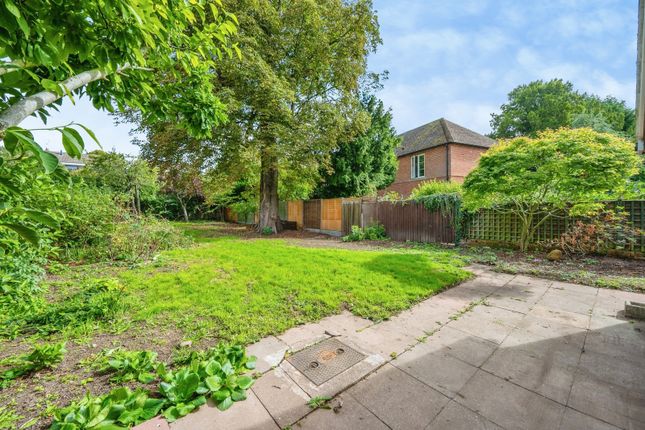 9, Chester Close, Staffordshire photo 4