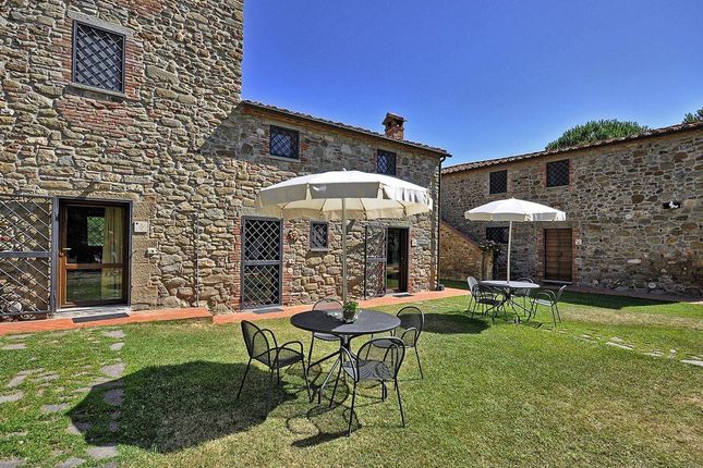 Country house for sale in Tuoro Sul Trasimeno, Tuoro Sul Trasimeno, Umbria