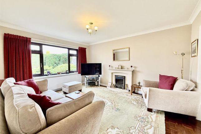 11, Rawston Close, Swindon photo 2
