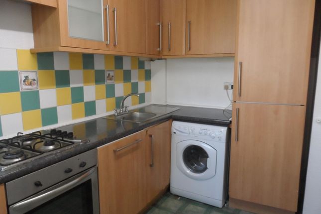 149 Carey Gardens, London photo 2