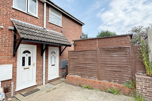 2-bed house on 6, Brockenhurst Court, Redwood Close, Colchester, £160,000