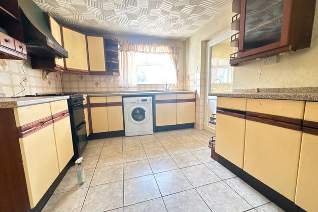 25, Reeves Way, Peterborough photo 3
