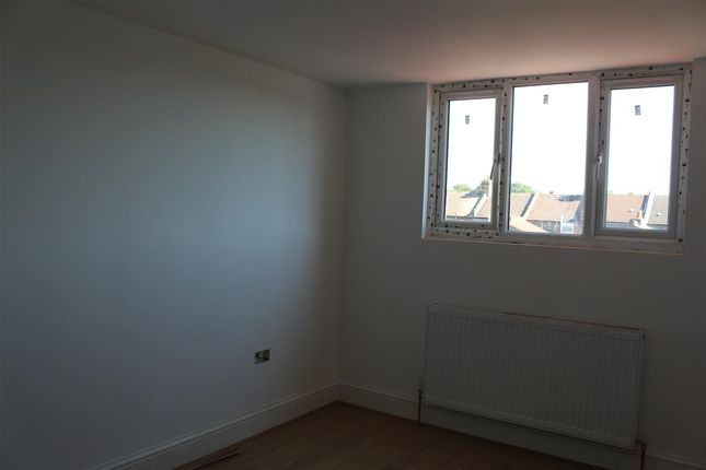 87, Byron Avenue, Manor Park photo 2