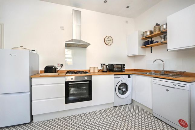Flat 4, 18, Seaside, Eastbourne photo 3