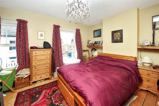 Terraced house for sale in Thoday Street, Cambridge