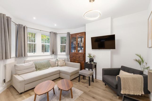 Flat for sale in Alexandra House, London