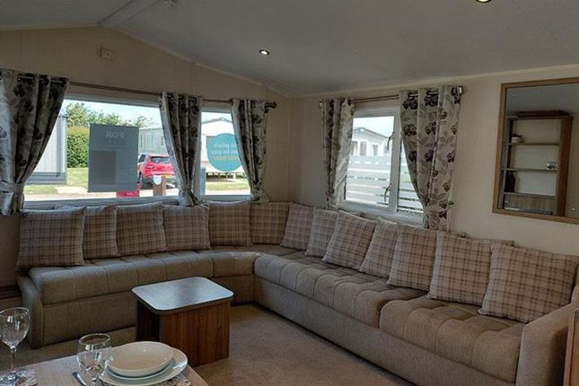 Away Resorts - Mersea Island, Fen Lane, Colchester photo 3
