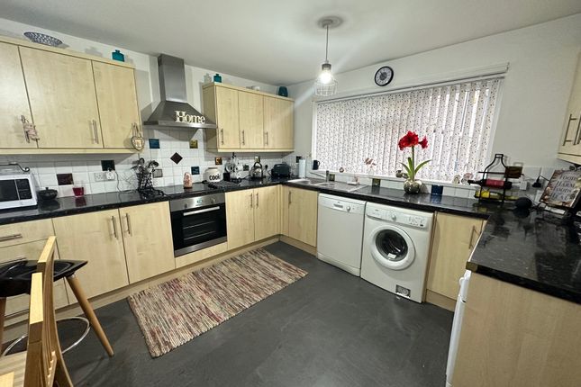 50, Tithelands, HARLOW photo 2