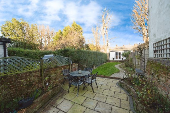 10, Gloucester View, Hampshire photo 2