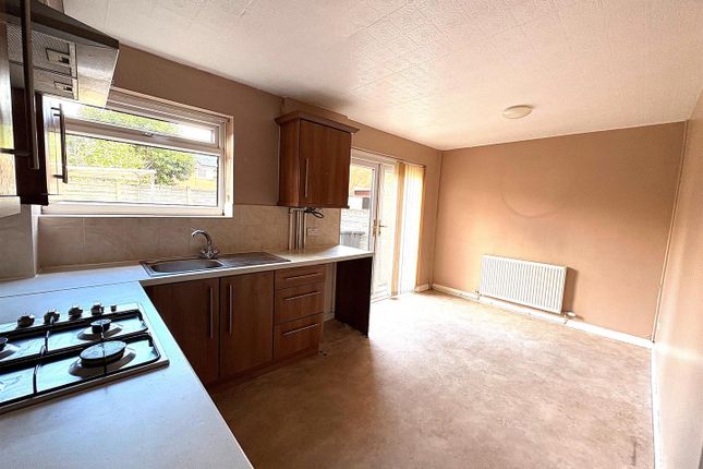 12, Poplar Street, Leigh photo 5