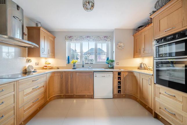 23, Damson Crescent, Eastleigh photo 2