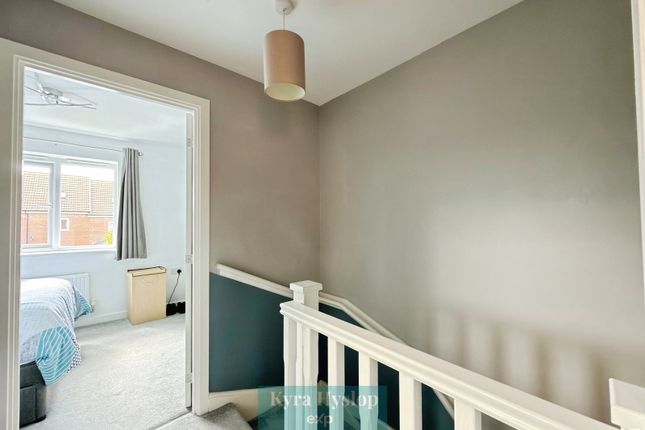 9, Birch Way, Exeter photo 4
