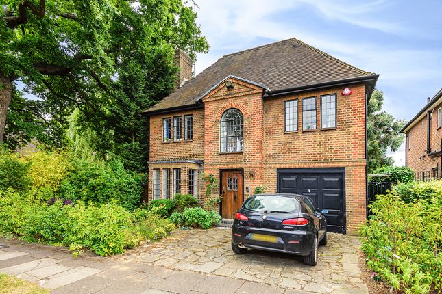 Thumbnail Detached house for sale in Middleway, London