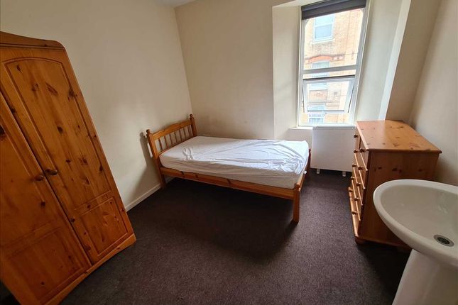 Room to rent in Market Street, Torquay