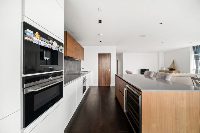 Apartment 127, Skyline Apartments, London photo 4